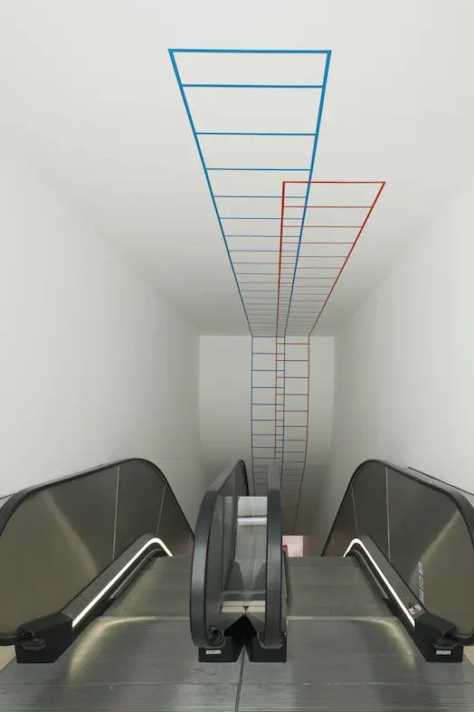 "Rolltreppe/Escalator" Acrylic paint on wall, Length appr. 2000 cm, Realized for the exhibition "Drawing now" curated by Elsy Lahner, Albertina, Wien/Vienna, 2015